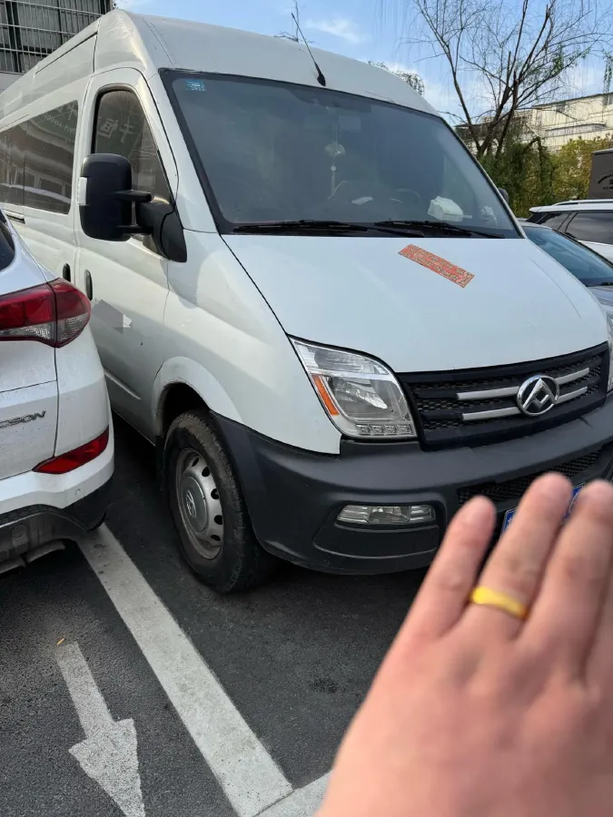 2020 MAXUS XinTu V80 2.5T 136HP L4 6MT,autocango,china used car exporter,china ev exporter,chinese used car exporter,chinese used ev exporter