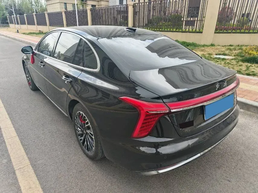 2024 HongQi H5 2.0T 224HP L4 8AT,autocango,china used car exporter,china ev exporter,chinese used car exporter,chinese used ev exporter