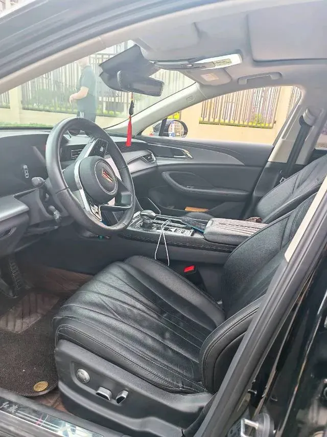 2024 HongQi H5 2.0T 224HP L4 8AT,autocango,china used car exporter,china ev exporter,chinese used car exporter,chinese used ev exporter