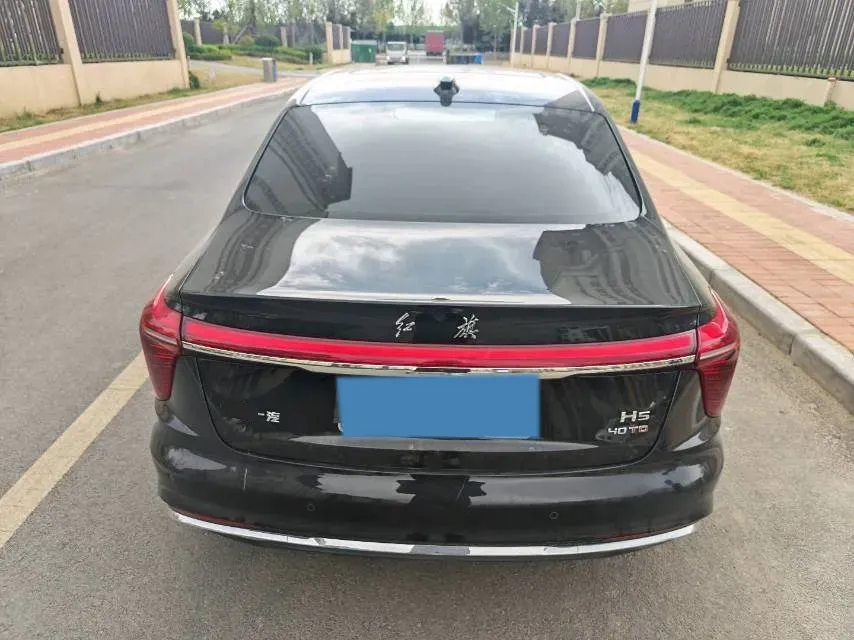 2024 HongQi H5 2.0T 224HP L4 8AT,autocango,china used car exporter,china ev exporter,chinese used car exporter,chinese used ev exporter