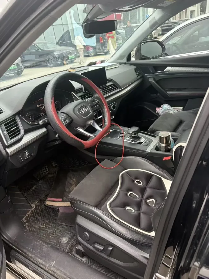 2020 Audi Q5L 2.0T 252HP L4 7DCT,autocango,china used car exporter,china ev exporter,chinese used car exporter,chinese used ev exporter