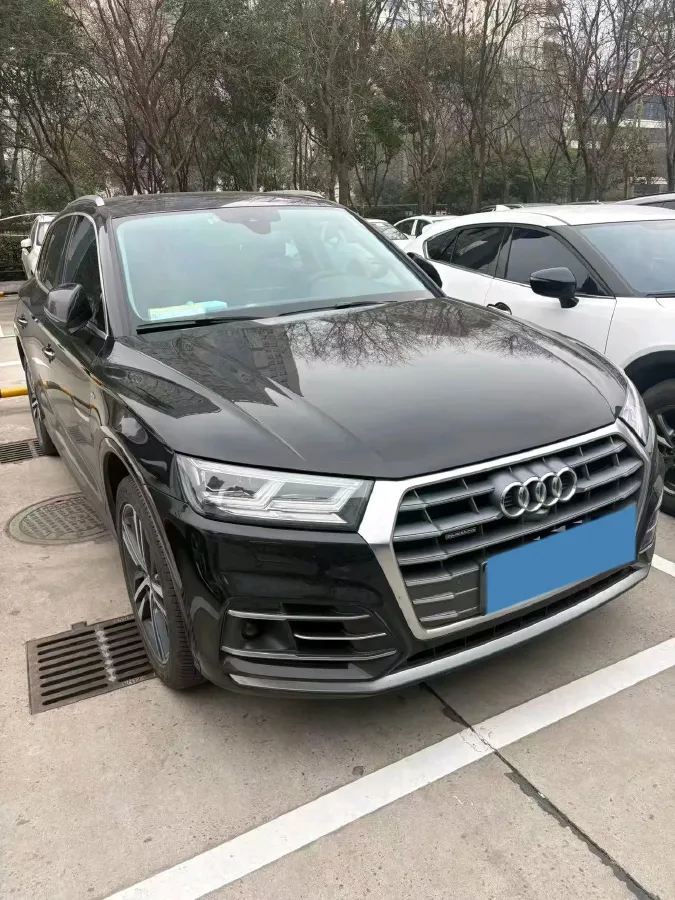 2020 Audi Q5L 2.0T 252HP L4 7DCT,autocango,china used car exporter,china ev exporter,chinese used car exporter,chinese used ev exporter