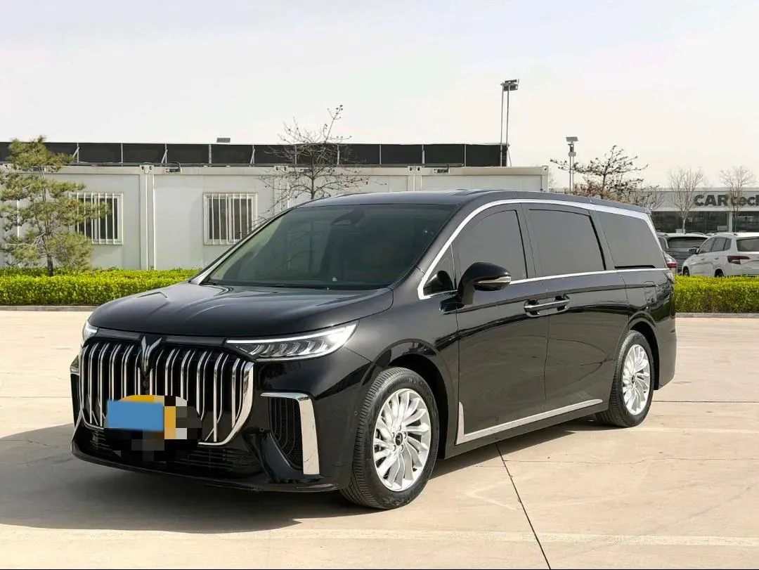2024 Voyah Dream 1.5T 150HP L4 PHEV 43KWH,autocango,china used car exporter,china ev exporter,chinese used car exporter,chinese used ev exporter