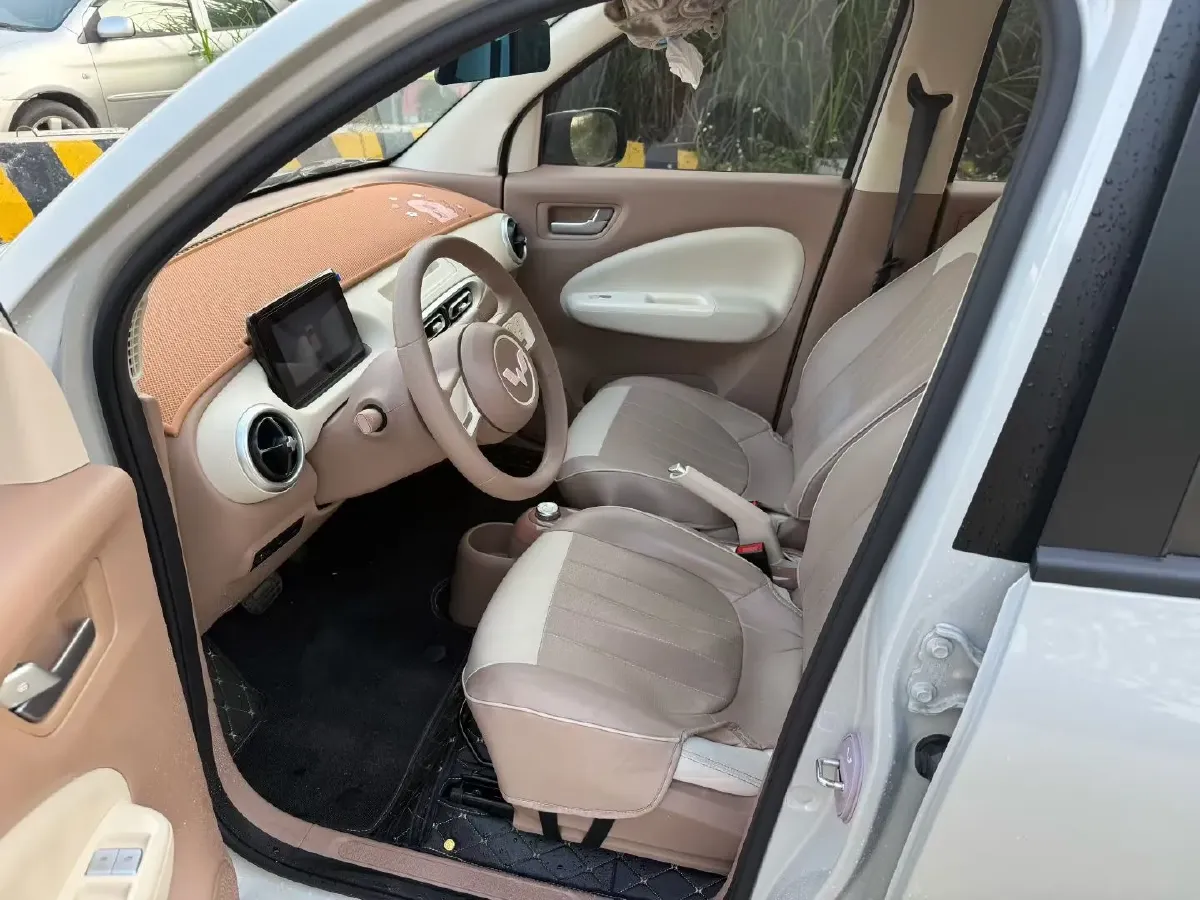 2025 WuLing HongGuang MINI EV BEV 16.2KWH,autocango,china used car exporter,china ev exporter,chinese used car exporter,chinese used ev exporter