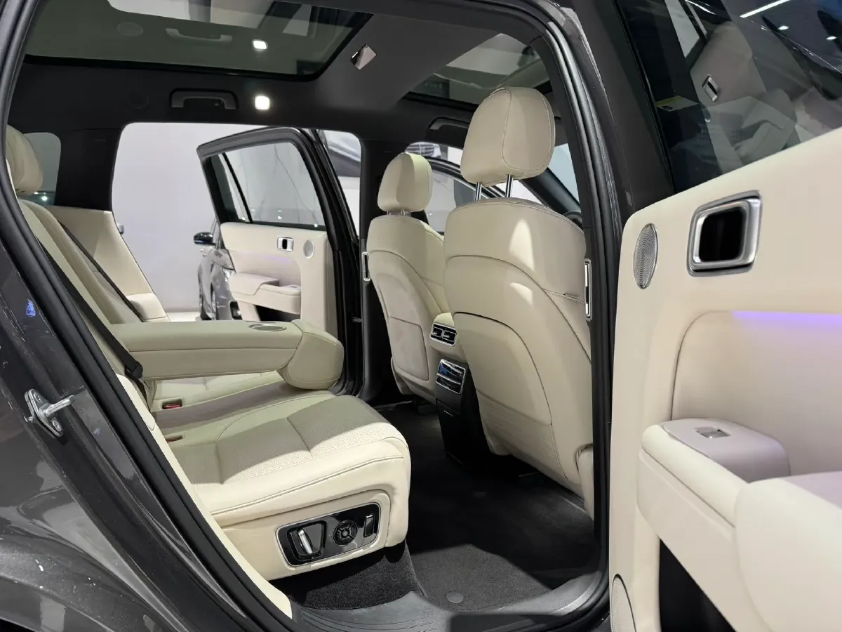 2023 Li L7 Range Extended 154HP REEV 40.9KWH,autocango,china used car exporter,china ev exporter,chinese used car exporter,chinese used ev exporter