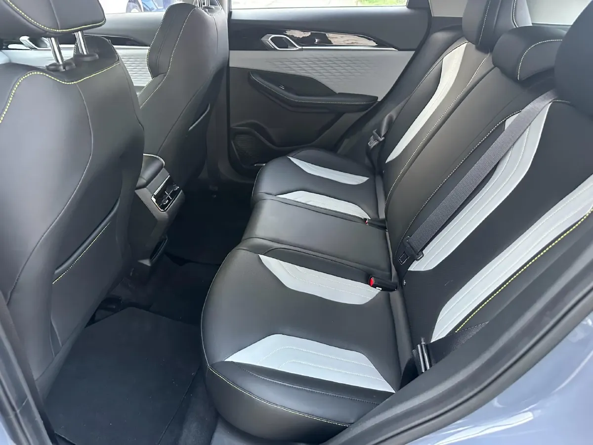 2023 Geely Coolray 1.5T 181HP L4 7DCT,autocango,china used car exporter,china ev exporter,chinese used car exporter,chinese used ev exporter