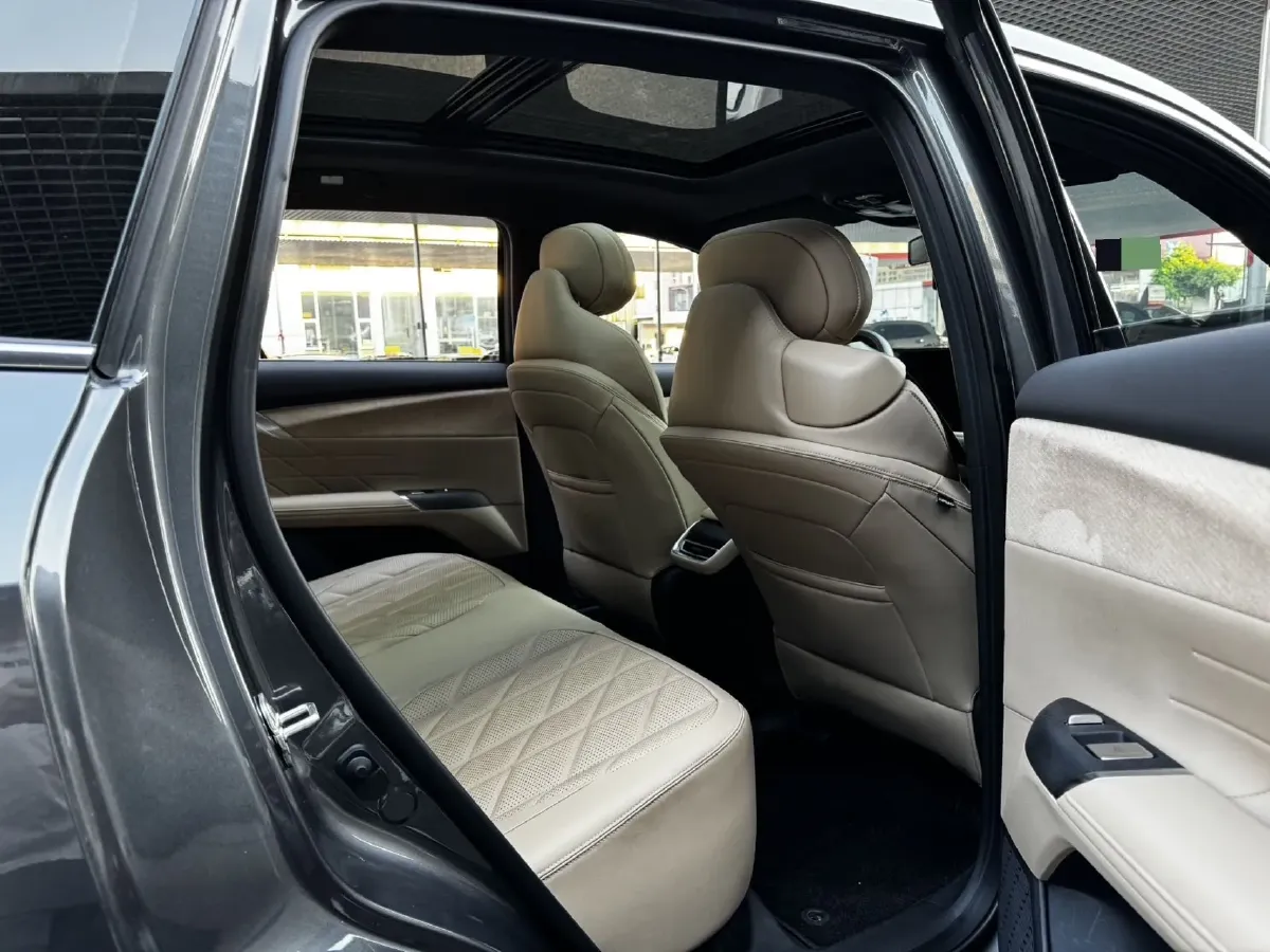 2025 ChangAn CS75 Plus 1.5T 192HP L4 8AT,autocango,china used car exporter,china ev exporter,chinese used car exporter,chinese used ev exporter