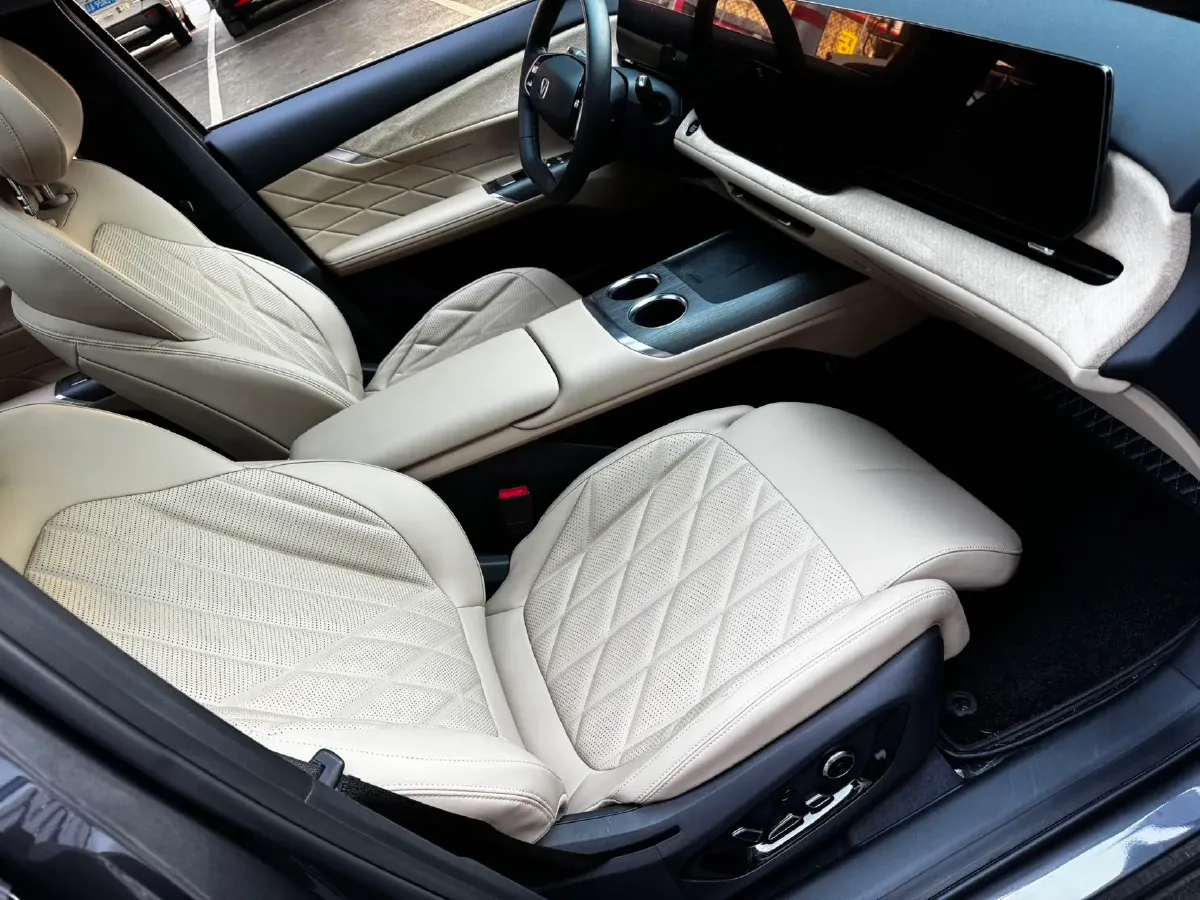 2025 ChangAn CS75 Plus 1.5T 192HP L4 8AT,autocango,china used car exporter,china ev exporter,chinese used car exporter,chinese used ev exporter