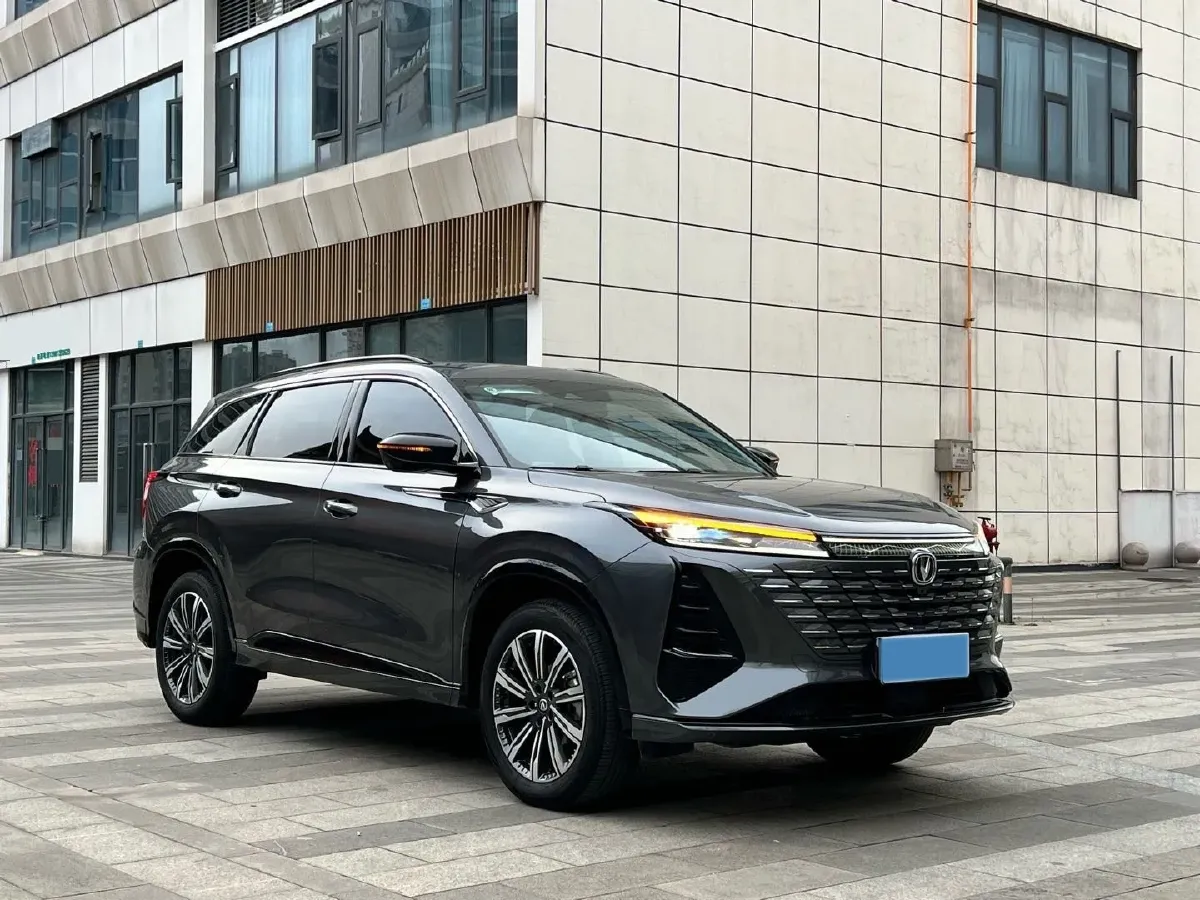 2024 ChangAn CS75 Plus 1.5T 188HP L4 8AT,autocango,china used car exporter,china ev exporter,chinese used car exporter,chinese used ev exporter
