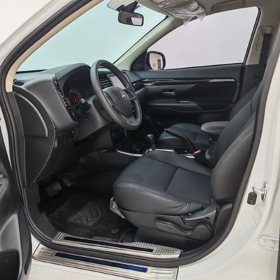 2021 Mitsubishi Outlander 2.0L 166HP L4 CVT,autocango,china used car exporter,china ev exporter,chinese used car exporter,chinese used ev exporter