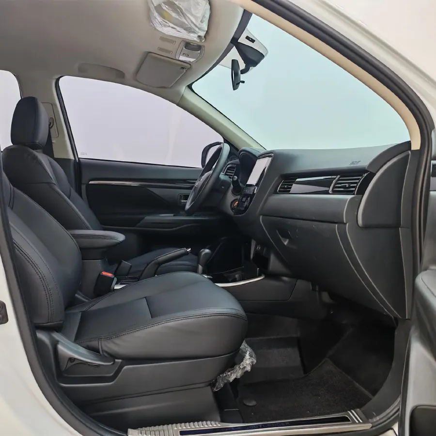 2021 Mitsubishi Outlander 2.0L 166HP L4 CVT,autocango,china used car exporter,china ev exporter,chinese used car exporter,chinese used ev exporter