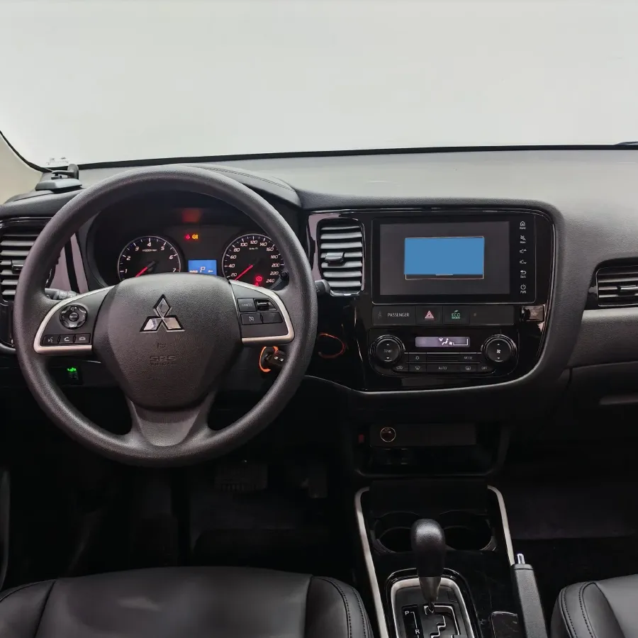 2021 Mitsubishi Outlander 2.0L 166HP L4 CVT,autocango,china used car exporter,china ev exporter,chinese used car exporter,chinese used ev exporter