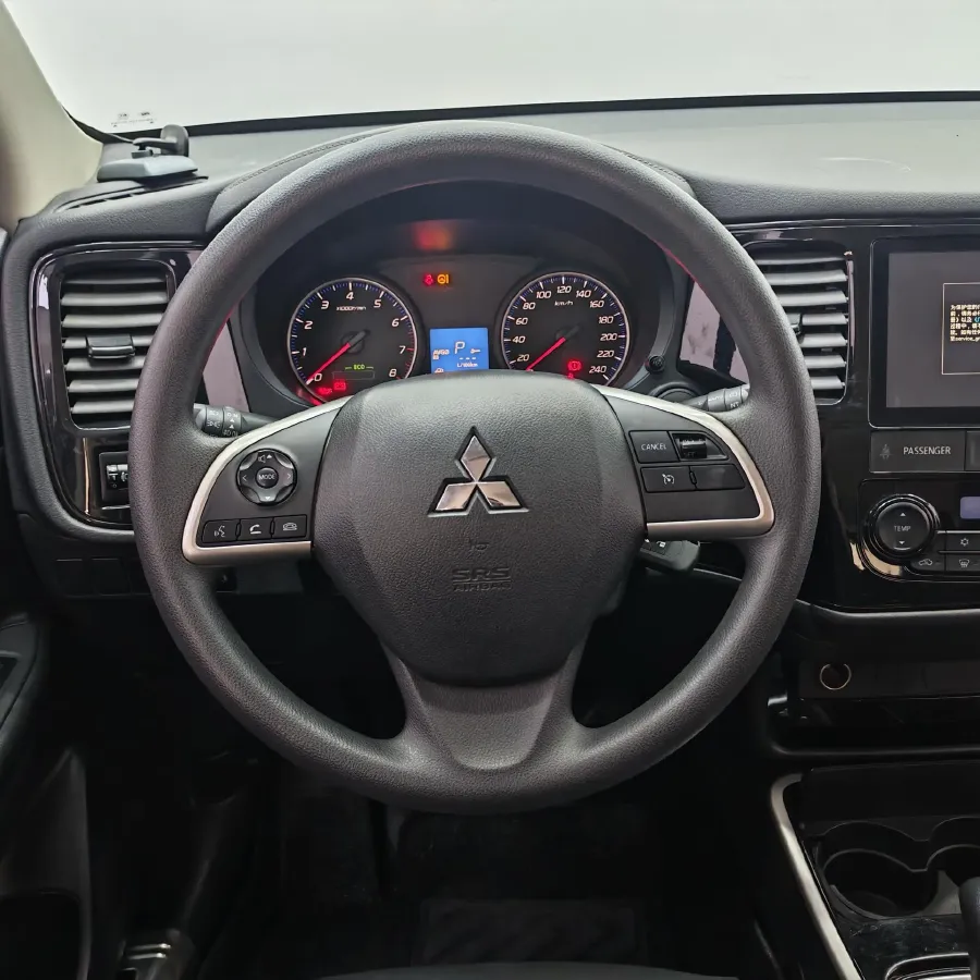 2021 Mitsubishi Outlander 2.0L 166HP L4 CVT,autocango,china used car exporter,china ev exporter,chinese used car exporter,chinese used ev exporter