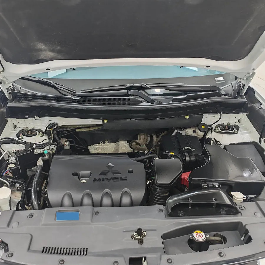 2021 Mitsubishi Outlander 2.0L 166HP L4 CVT,autocango,china used car exporter,china ev exporter,chinese used car exporter,chinese used ev exporter