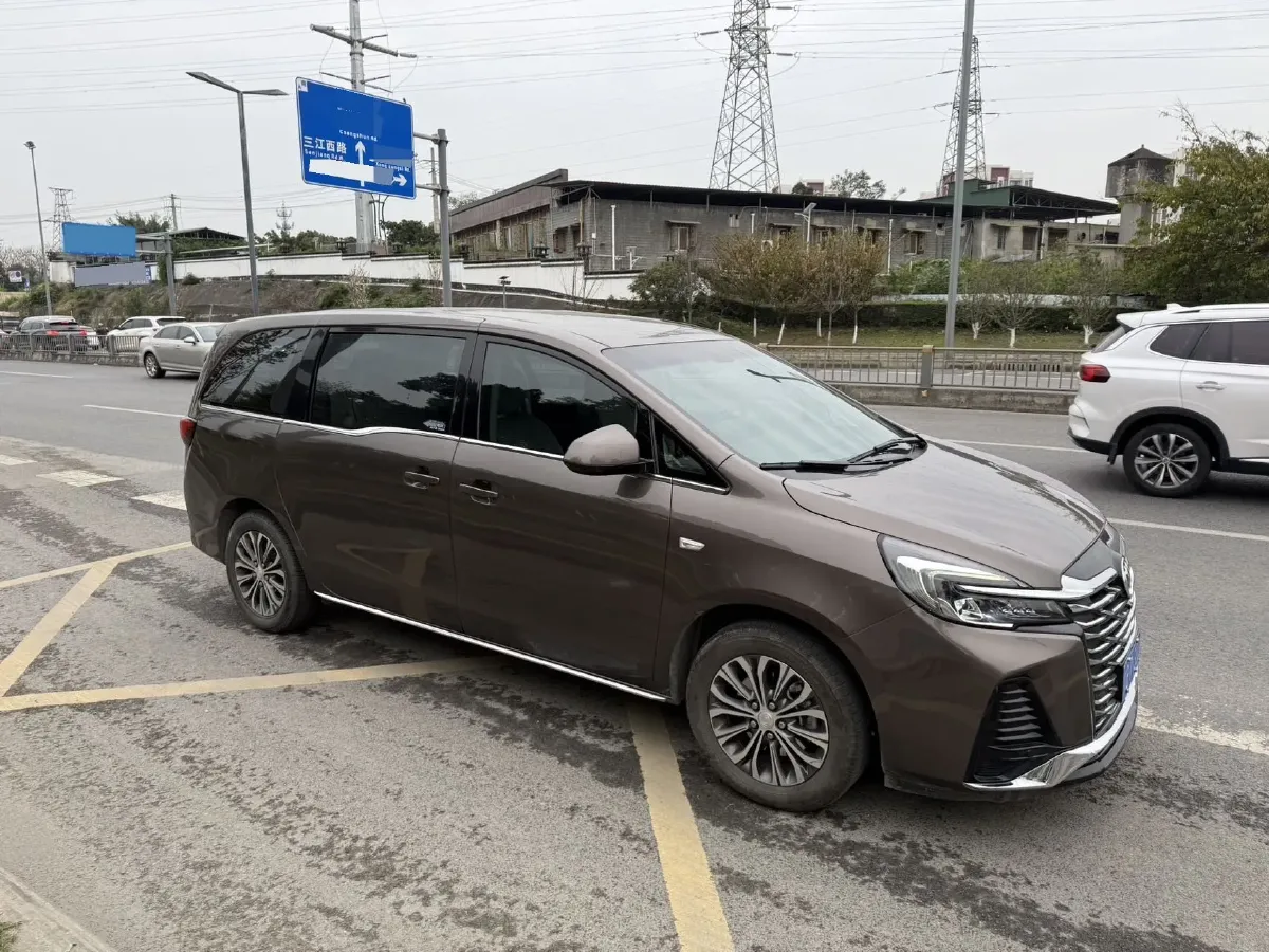 2023 Buick GL8 2.0T 237HP L4 9AT,autocango,china used car exporter,china ev exporter,chinese used car exporter,chinese used ev exporter