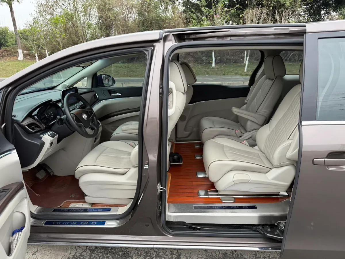 2023 Buick GL8 2.0T 237HP L4 9AT,autocango,china used car exporter,china ev exporter,chinese used car exporter,chinese used ev exporter