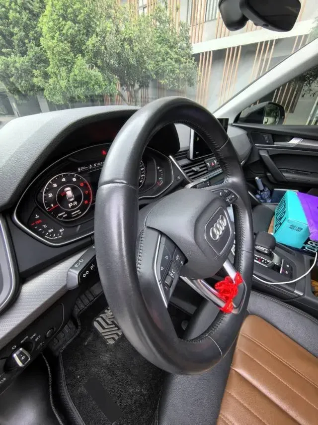 2020 Audi Q5L 2.0T 190HP L4 7DCT,autocango,china used car exporter,china ev exporter,chinese used car exporter,chinese used ev exporter