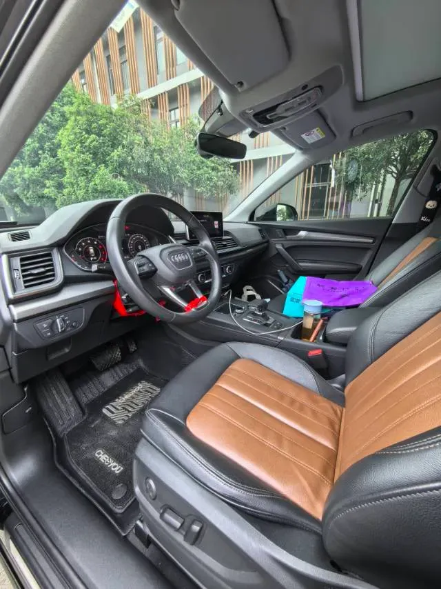 2020 Audi Q5L 2.0T 190HP L4 7DCT,autocango,china used car exporter,china ev exporter,chinese used car exporter,chinese used ev exporter