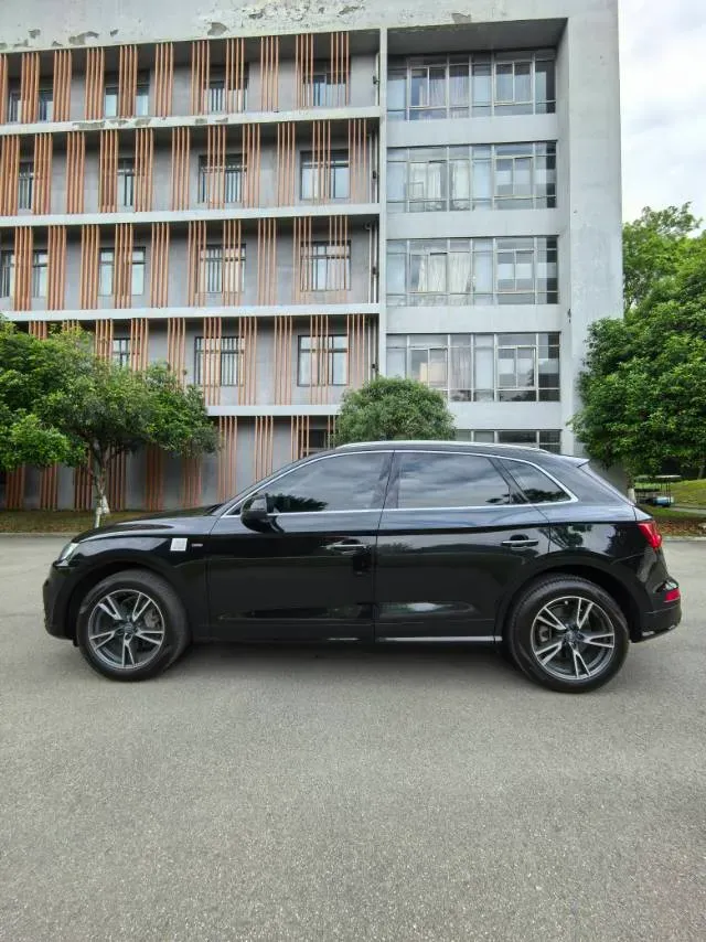 2020 Audi Q5L 2.0T 190HP L4 7DCT,autocango,china used car exporter,china ev exporter,chinese used car exporter,chinese used ev exporter