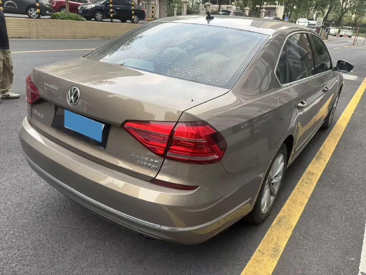 2017 Volkswagen Passat 1.8T 180HP L4 7DCT,autocango,china used car exporter,china ev exporter,chinese used car exporter,chinese used ev exporter