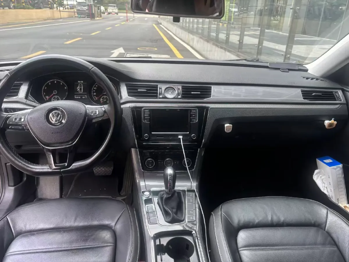 2017 Volkswagen Passat 1.8T 180HP L4 7DCT,autocango,china used car exporter,china ev exporter,chinese used car exporter,chinese used ev exporter