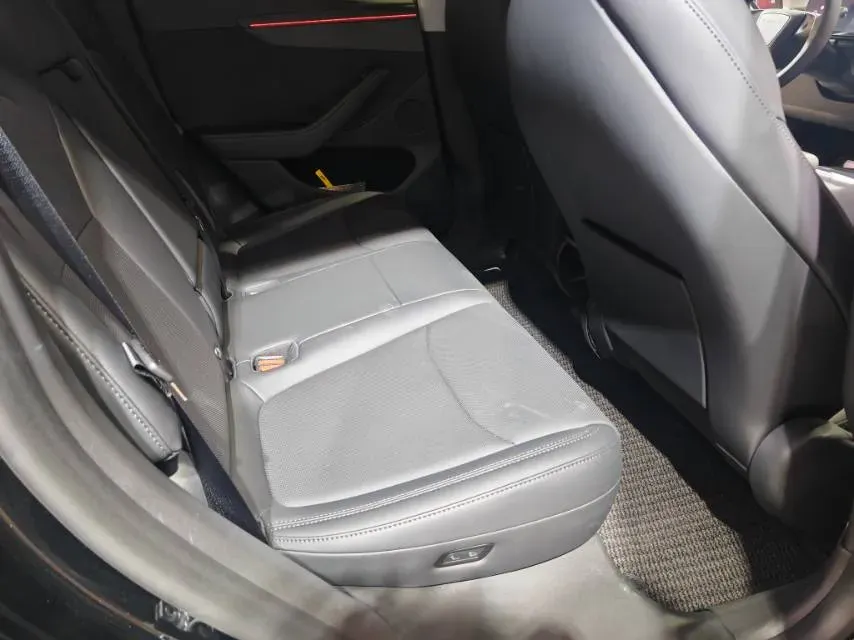 2025 Tesla Model Y BEV 78.4KWH,autocango,china used car exporter,china ev exporter,chinese used car exporter,chinese used ev exporter