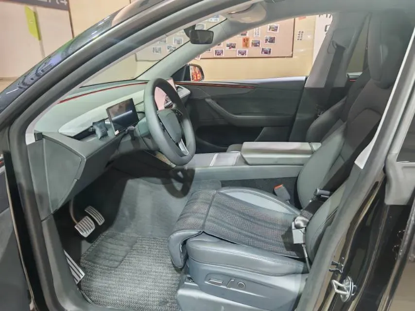 2025 Tesla Model Y BEV 78.4KWH,autocango,china used car exporter,china ev exporter,chinese used car exporter,chinese used ev exporter