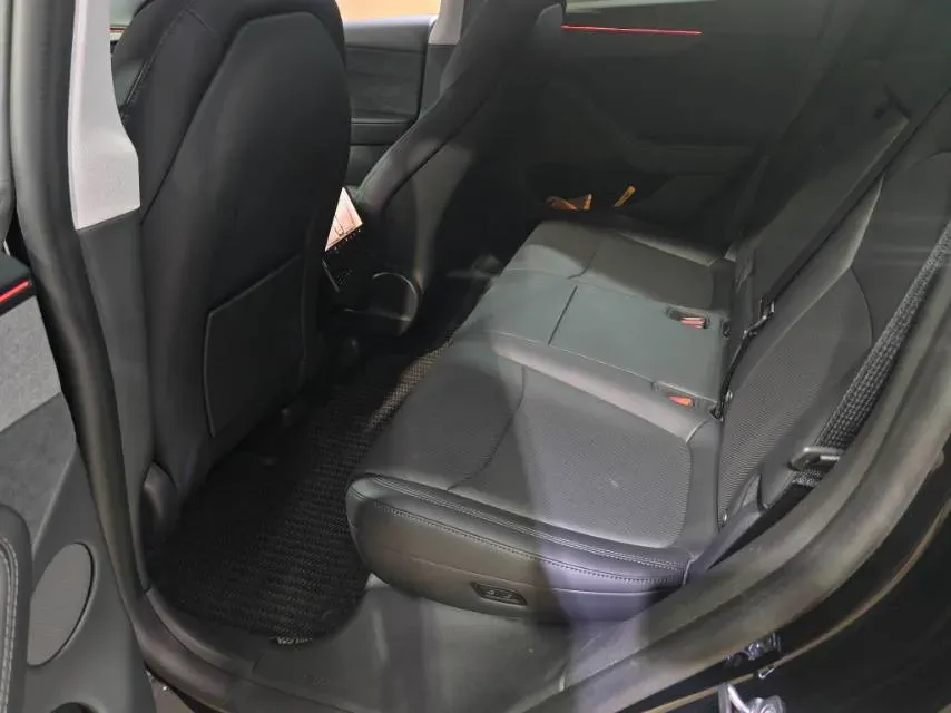 2025 Tesla Model Y BEV 78.4KWH,autocango,china used car exporter,china ev exporter,chinese used car exporter,chinese used ev exporter