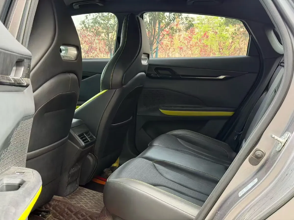 2022 ChangAn UNI-V 2.0T 233HP L4 8AT,autocango,china used car exporter,china ev exporter,chinese used car exporter,chinese used ev exporter