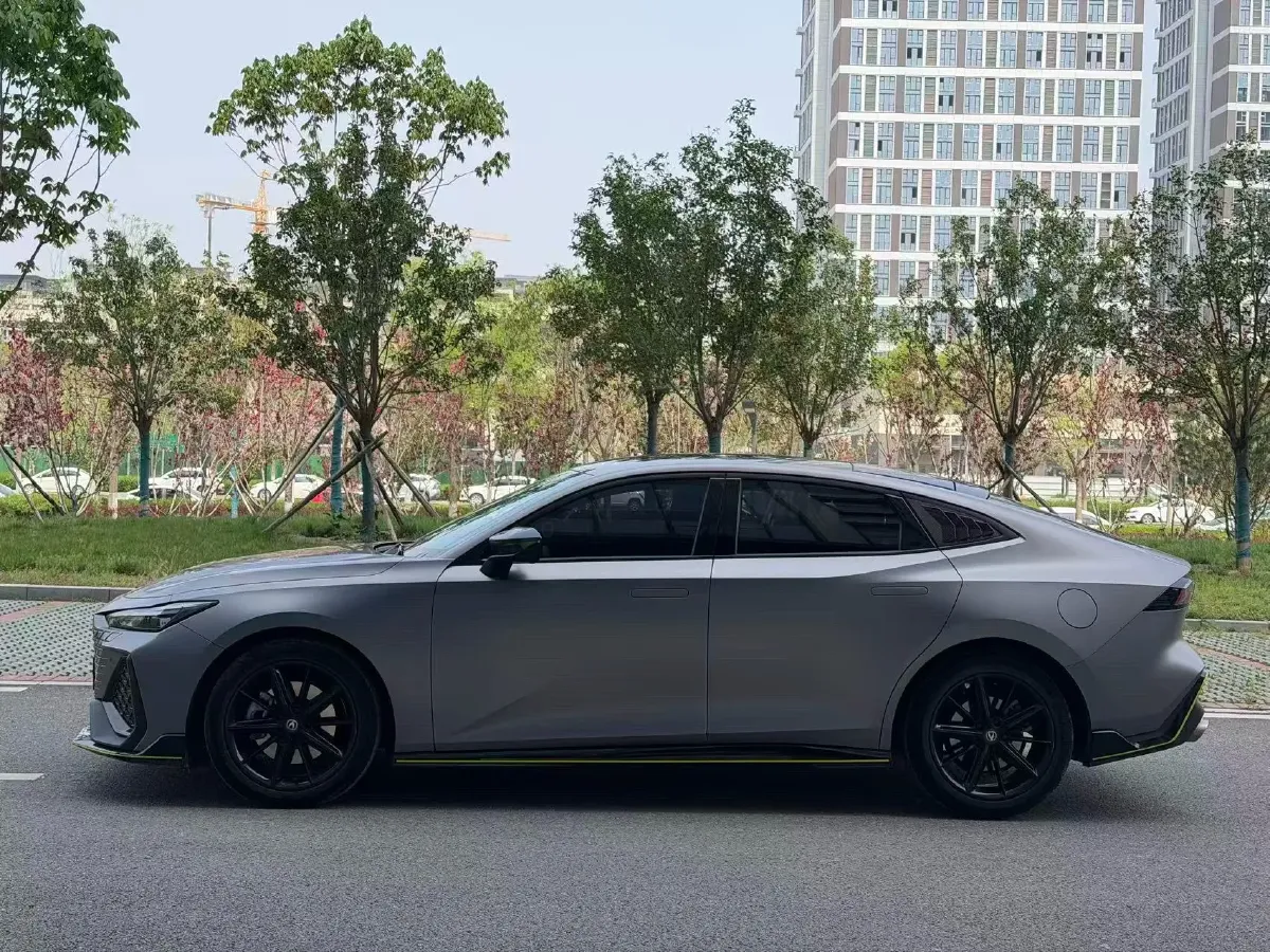 2022 ChangAn UNI-V 2.0T 233HP L4 8AT,autocango,china used car exporter,china ev exporter,chinese used car exporter,chinese used ev exporter