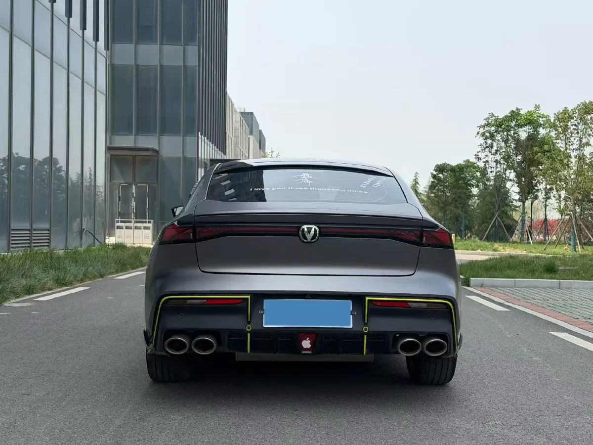 2022 ChangAn UNI-V 2.0T 233HP L4 8AT,autocango,china used car exporter,china ev exporter,chinese used car exporter,chinese used ev exporter