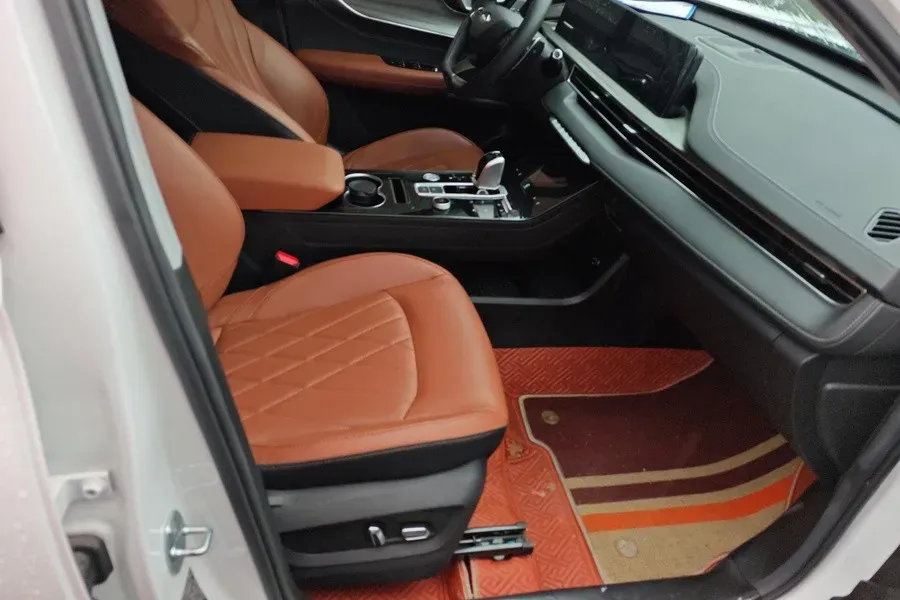 2022 ChangAn CS75 Plus 2.0T 233HP L4 8AT,autocango,china used car exporter,china ev exporter,chinese used car exporter,chinese used ev exporter