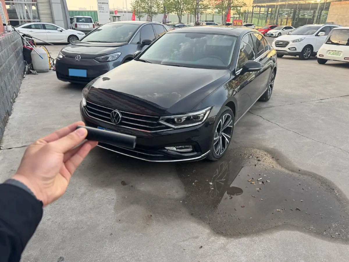 2020 Volkswagen Magotan 2.0T 186HP L4 7DCT,autocango,china used car exporter,china ev exporter,chinese used car exporter,chinese used ev exporter