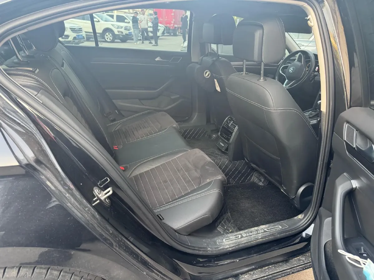 2020 Volkswagen Magotan 2.0T 186HP L4 7DCT,autocango,china used car exporter,china ev exporter,chinese used car exporter,chinese used ev exporter