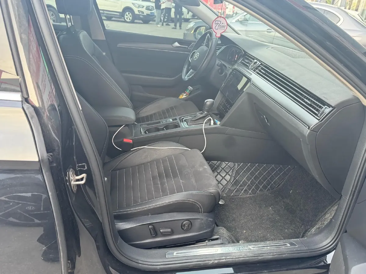 2020 Volkswagen Magotan 2.0T 186HP L4 7DCT,autocango,china used car exporter,china ev exporter,chinese used car exporter,chinese used ev exporter