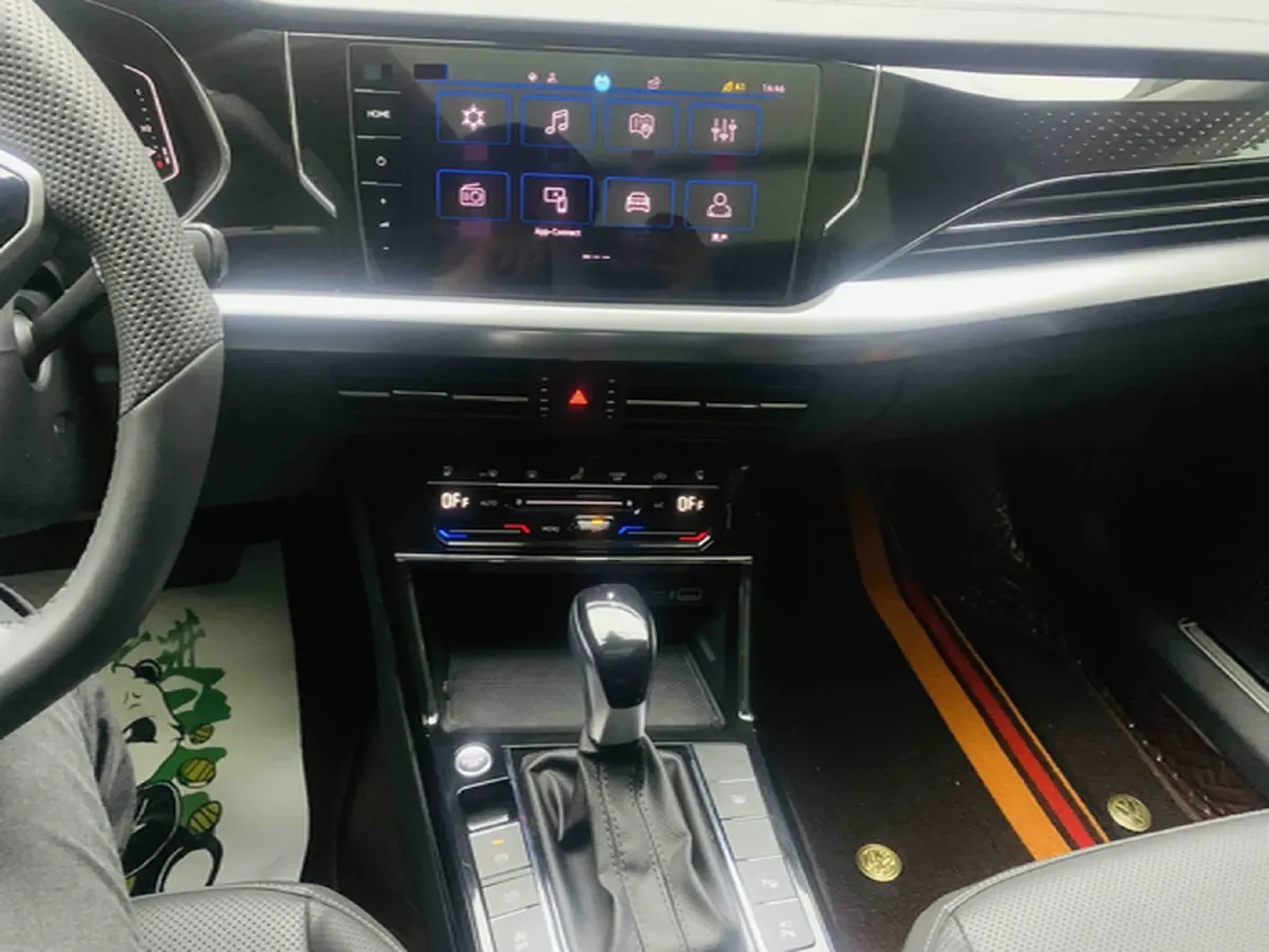 2024 Volkswagen Passat 2.0T 220HP L4 7DCT,autocango,china used car exporter,china ev exporter,chinese used car exporter,chinese used ev exporter