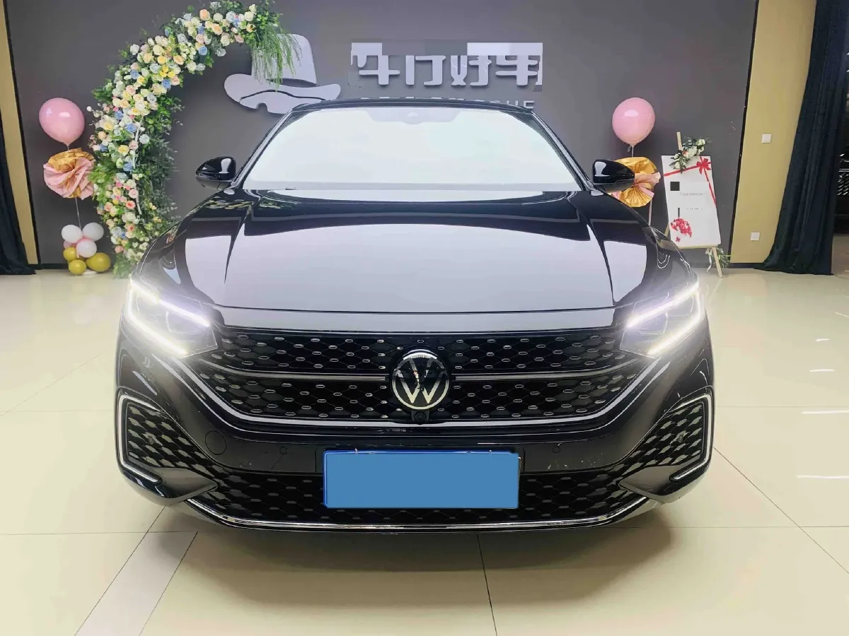 2024 Volkswagen Passat 2.0T 220HP L4 7DCT,autocango,china used car exporter,china ev exporter,chinese used car exporter,chinese used ev exporter