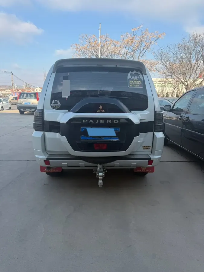 2018 Mitsubishi Pajero 3.0L 174HP V6 5AT,autocango,china used car exporter,china ev exporter,chinese used car exporter,chinese used ev exporter