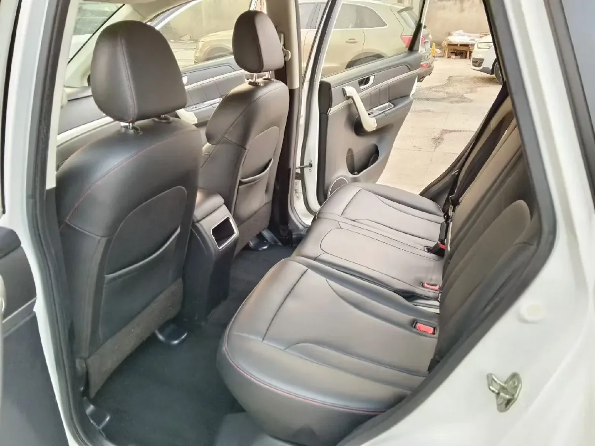 2017 Haval M6 1.5T 150HP L4 6AT,autocango,china used car exporter,china ev exporter,chinese used car exporter,chinese used ev exporter