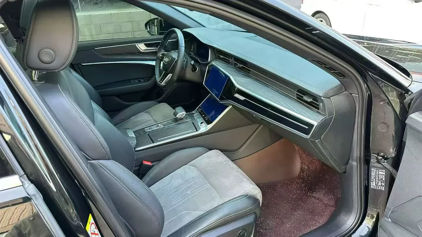 2024 Audi A6L 2.0T 245HP L4 7DCT,autocango,china used car exporter,china ev exporter,chinese used car exporter,chinese used ev exporter