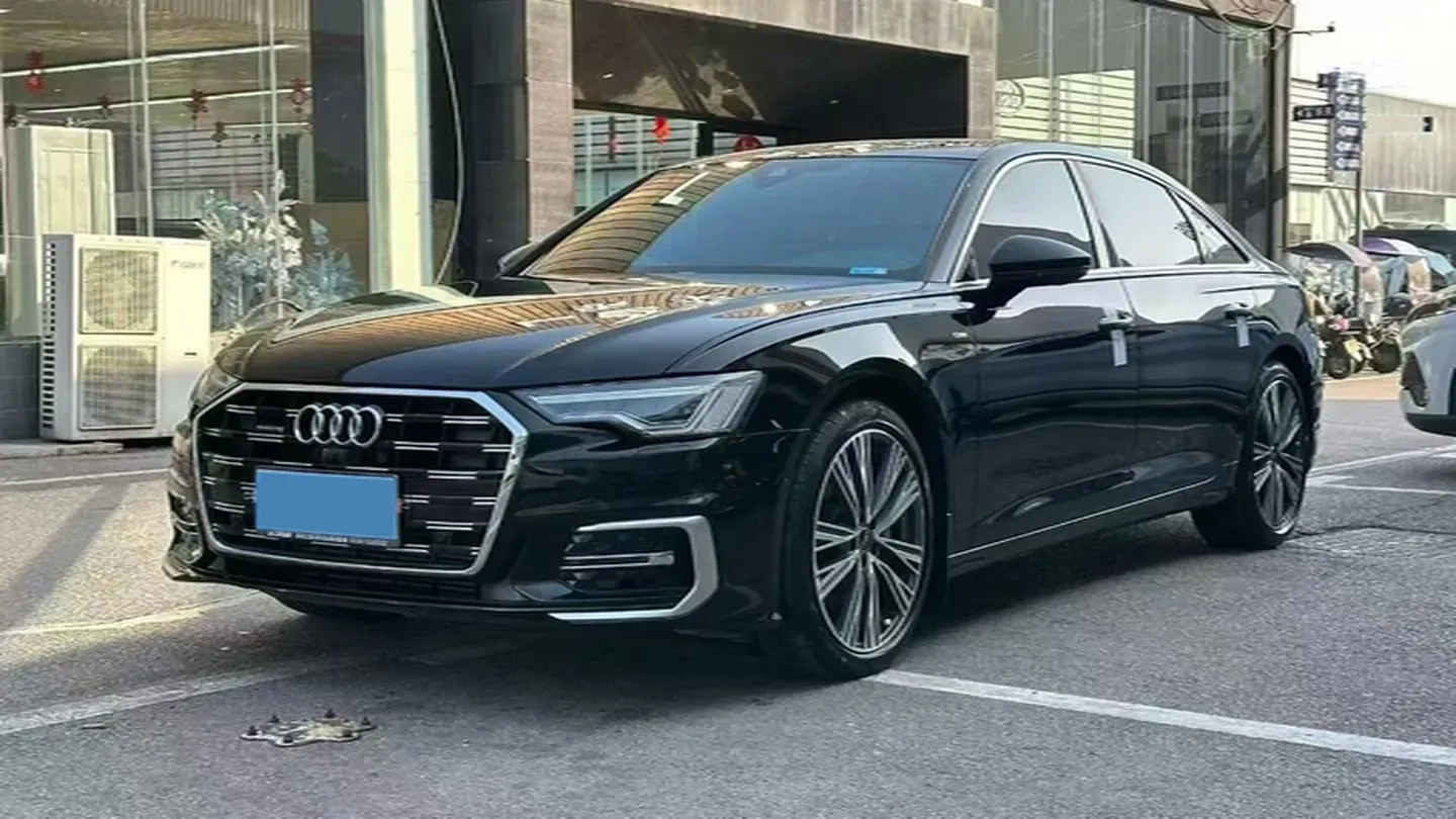 2024 Audi A6L 2.0T 245HP L4 7DCT,autocango,china used car exporter,china ev exporter,chinese used car exporter,chinese used ev exporter