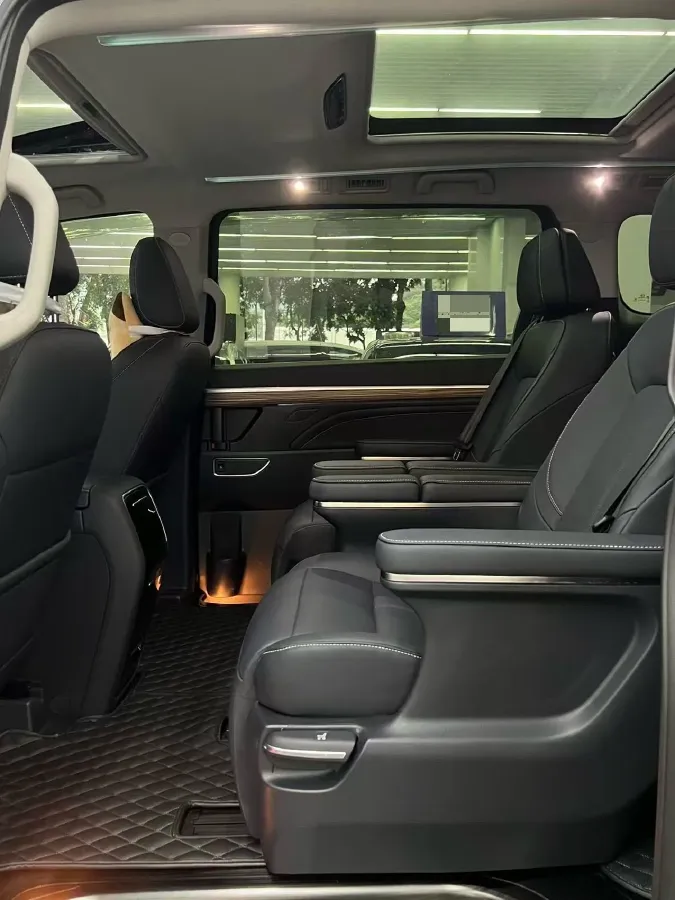 2023 GAC Trumpchi M8 2.0T 252HP L4 8AT,autocango,china used car exporter,china ev exporter,chinese used car exporter,chinese used ev exporter