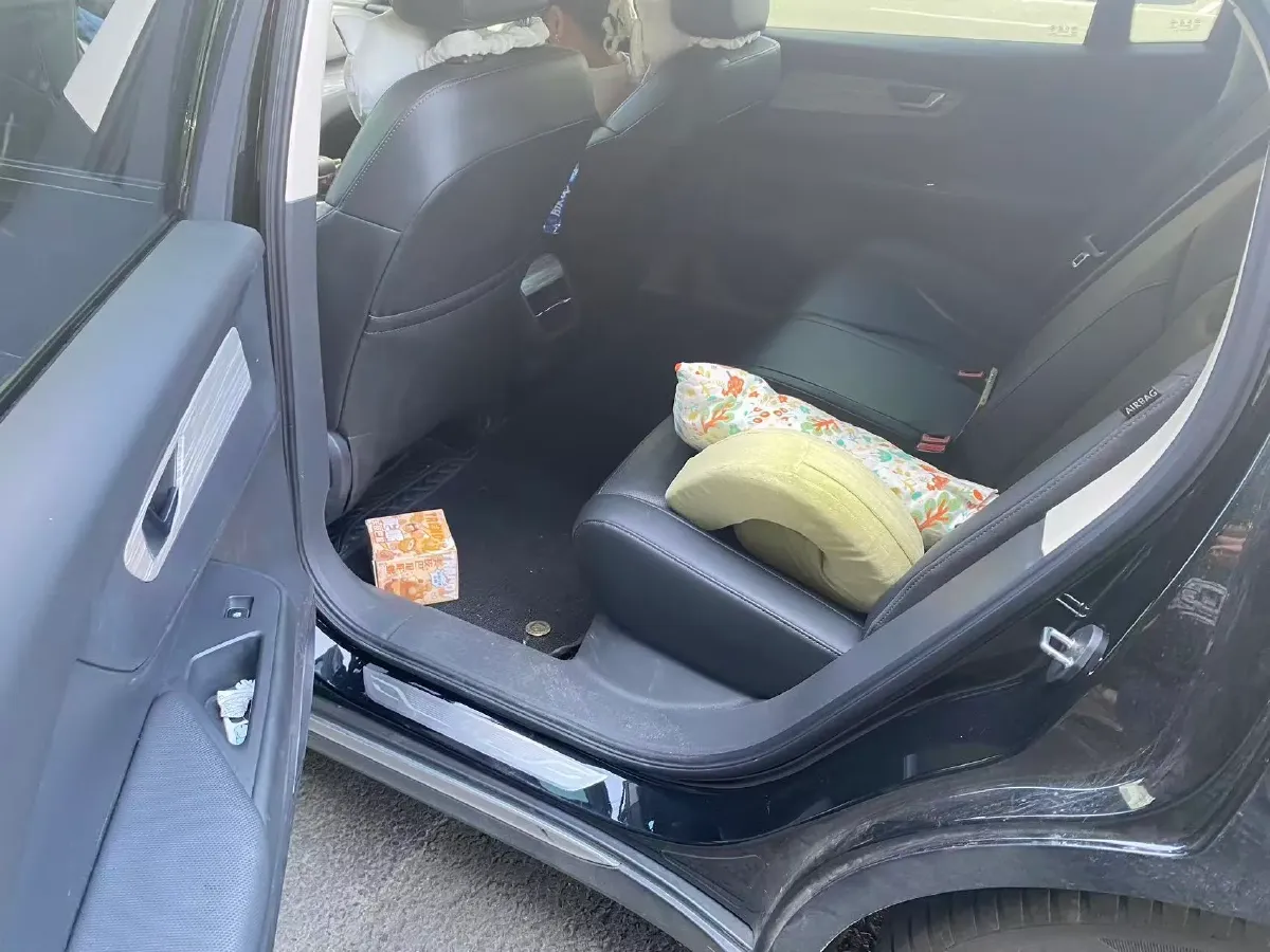 2024 HongQi E-QM5 BEV 72KWH,autocango,china used car exporter,china ev exporter,chinese used car exporter,chinese used ev exporter