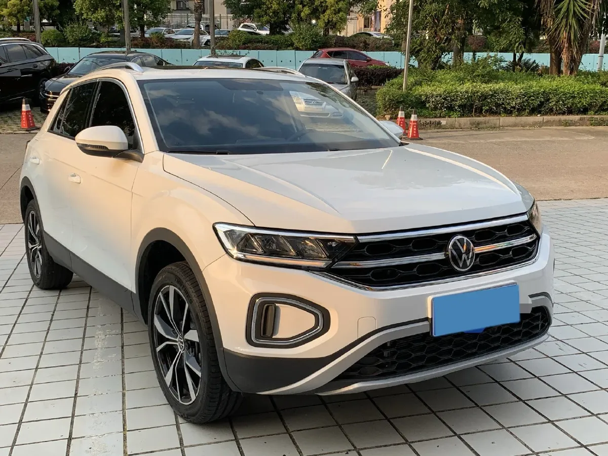 2025 Volkswagen T-Roc 1.4T 150HP L4 7DCT,autocango,china used car exporter,china ev exporter,chinese used car exporter,chinese used ev exporter