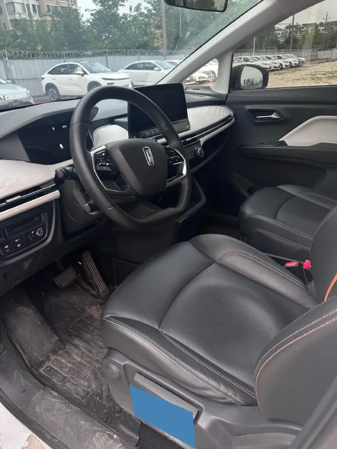 2022 JMC YuHu 7 2.0T 141HP L4 8AT,autocango,china used car exporter,china ev exporter,chinese used car exporter,chinese used ev exporter