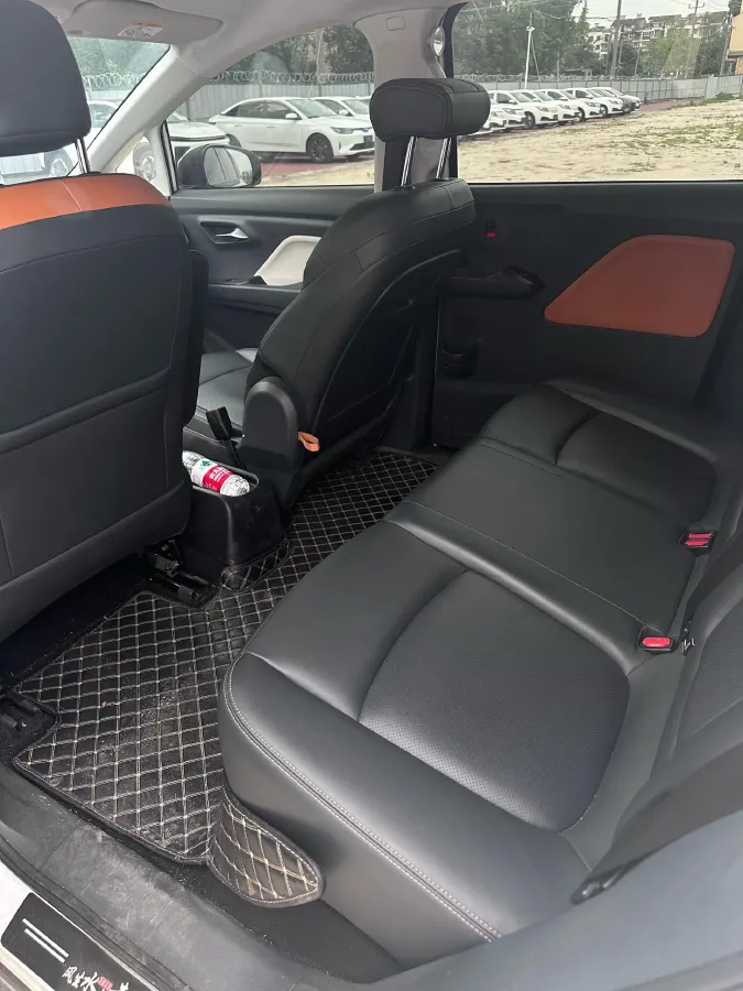 2022 JMC YuHu 7 2.0T 141HP L4 8AT,autocango,china used car exporter,china ev exporter,chinese used car exporter,chinese used ev exporter