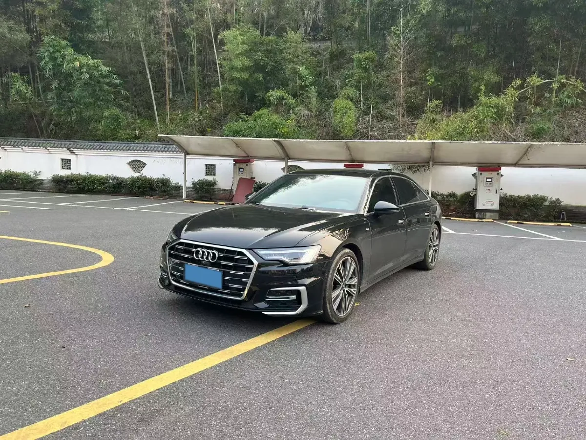 2023 Audi A6L 2.0T 245HP L4 7DCT,autocango,china used car exporter,china ev exporter,chinese used car exporter,chinese used ev exporter