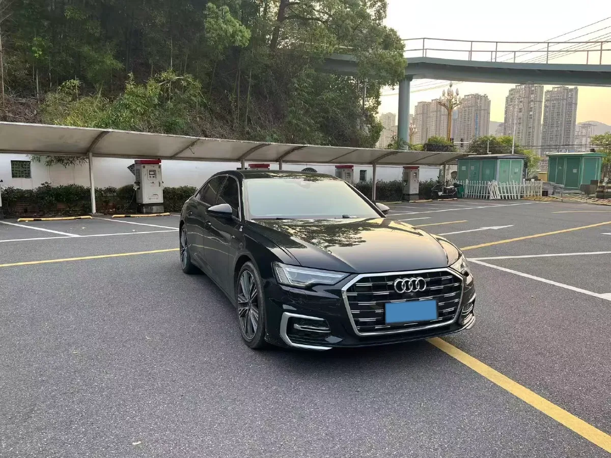 2023 Audi A6L 2.0T 245HP L4 7DCT,autocango,china used car exporter,china ev exporter,chinese used car exporter,chinese used ev exporter