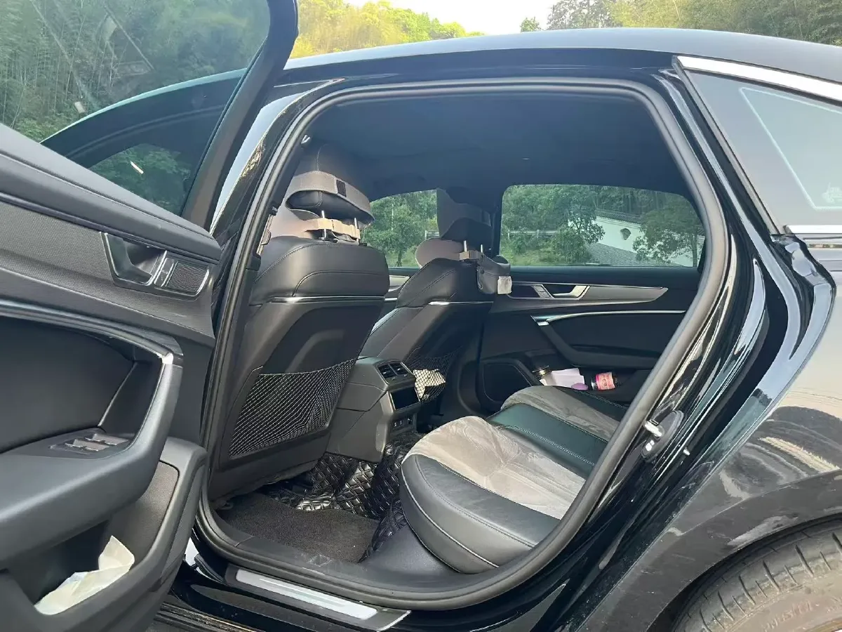 2023 Audi A6L 2.0T 245HP L4 7DCT,autocango,china used car exporter,china ev exporter,chinese used car exporter,chinese used ev exporter