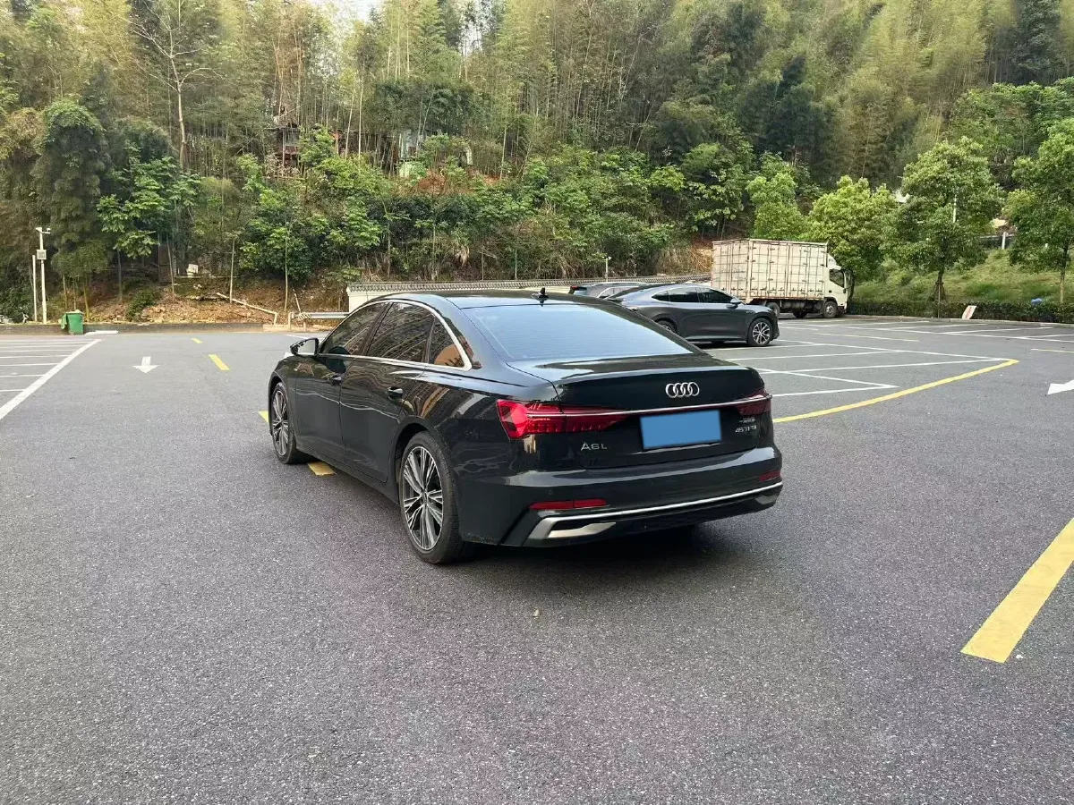2023 Audi A6L 2.0T 245HP L4 7DCT,autocango,china used car exporter,china ev exporter,chinese used car exporter,chinese used ev exporter